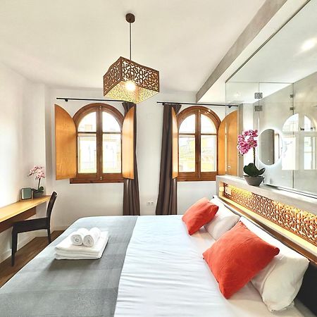Unique House - Private Spa&Pool -StayinСевилья Экстерьер фото