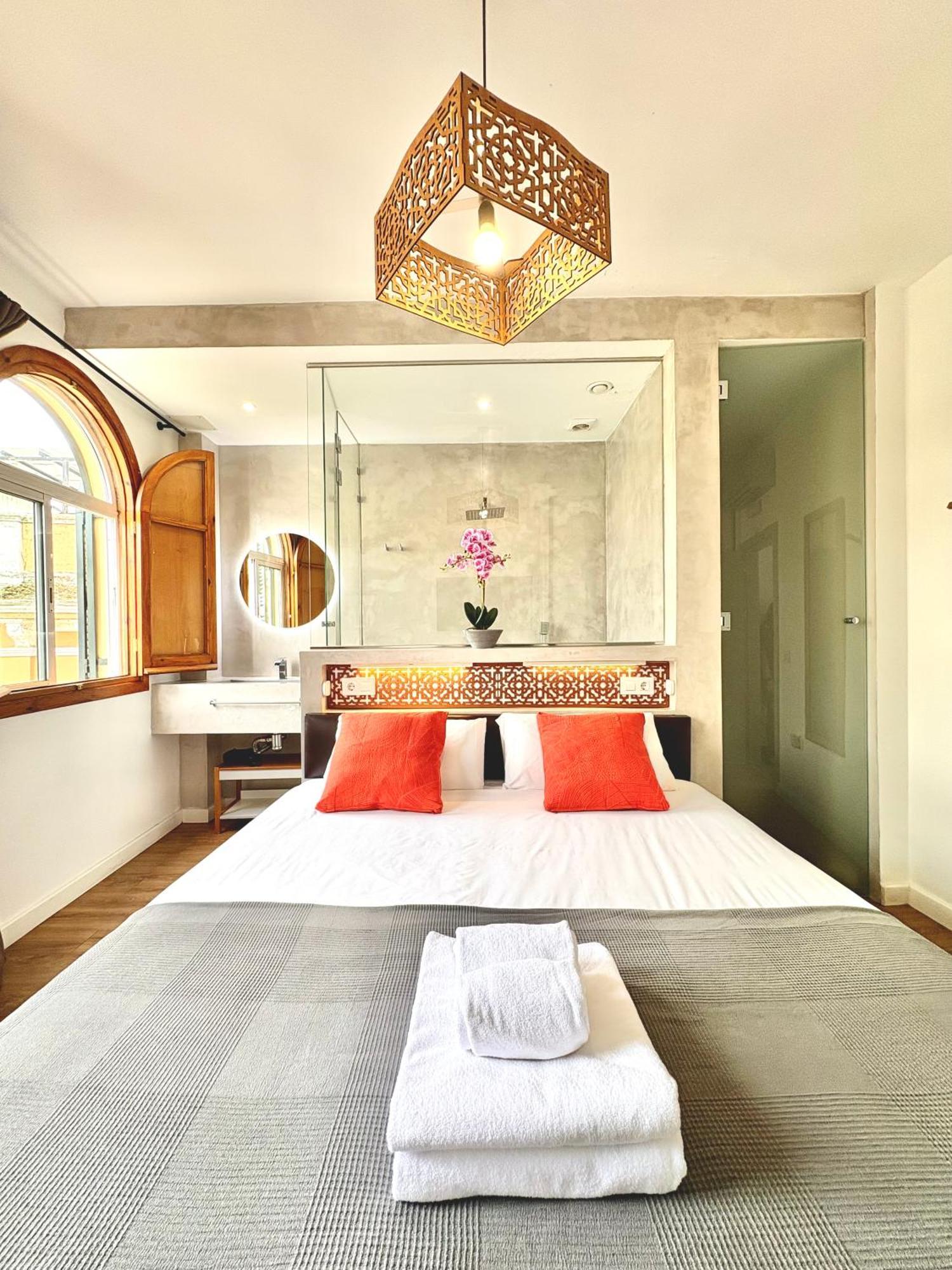 Unique House - Private Spa&Pool -StayinСевилья Экстерьер фото